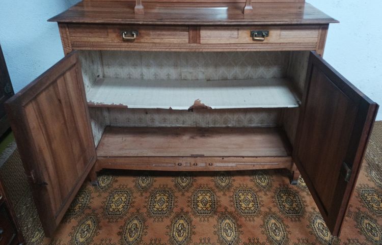 Art Nouveau Art Deco blond walnut sideboard