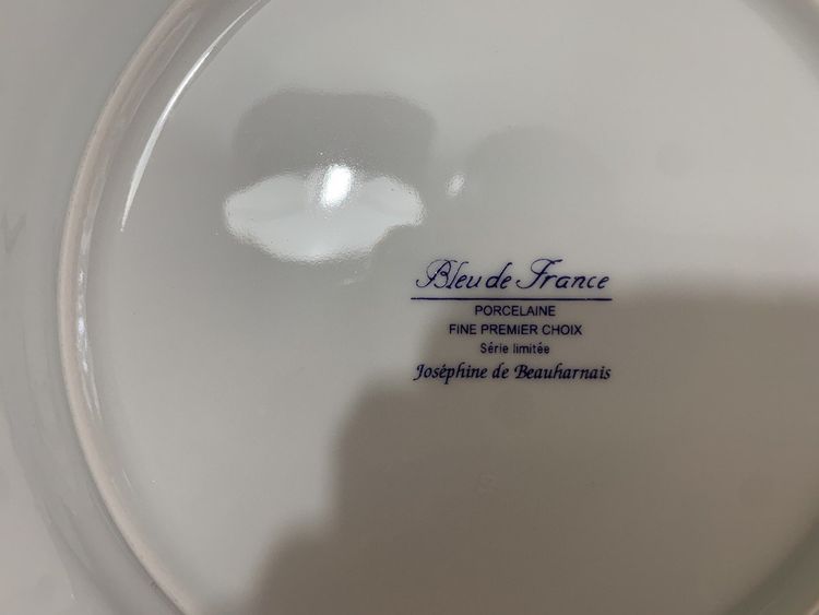 Servizio da tavola in porcellana blu francese in edizione limitata di Joséphine De Beauharnais