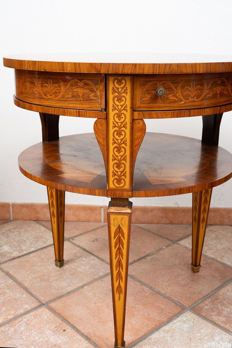 Antique polychrome wood coffee table, 20th century.