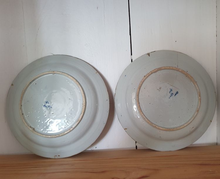 Pair of 18th c Delft plates marked  with the 3 bells of the Drei Klokken (establ Delft 1641)