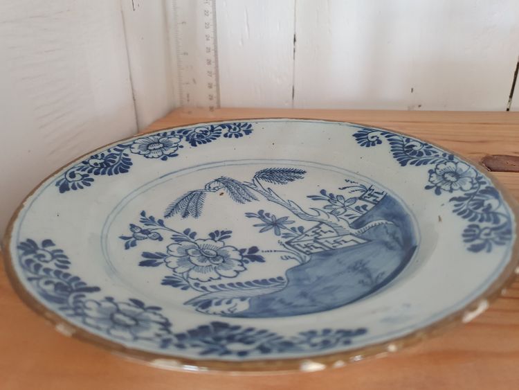 Pair of 18th c Delft plates marked  with the 3 bells of the Drei Klokken (establ Delft 1641)