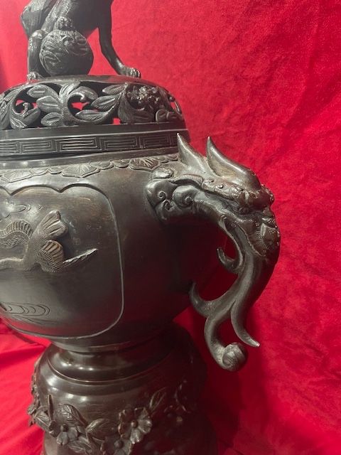 IMPOSING BRONZE PERFUME BURNER CHINA