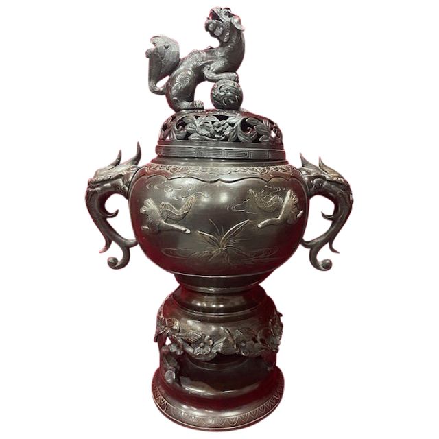 IMPOSING BRONZE PERFUME BURNER CHINA