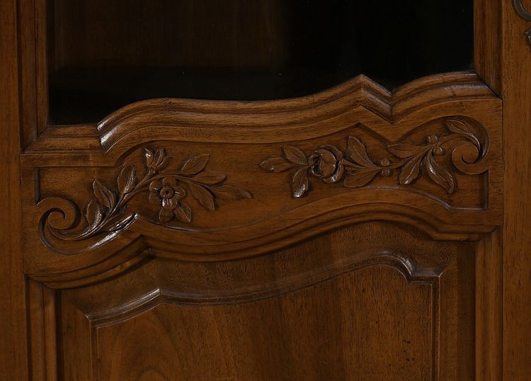 Walnut display bookcase, Louis XV style - Late 19th century