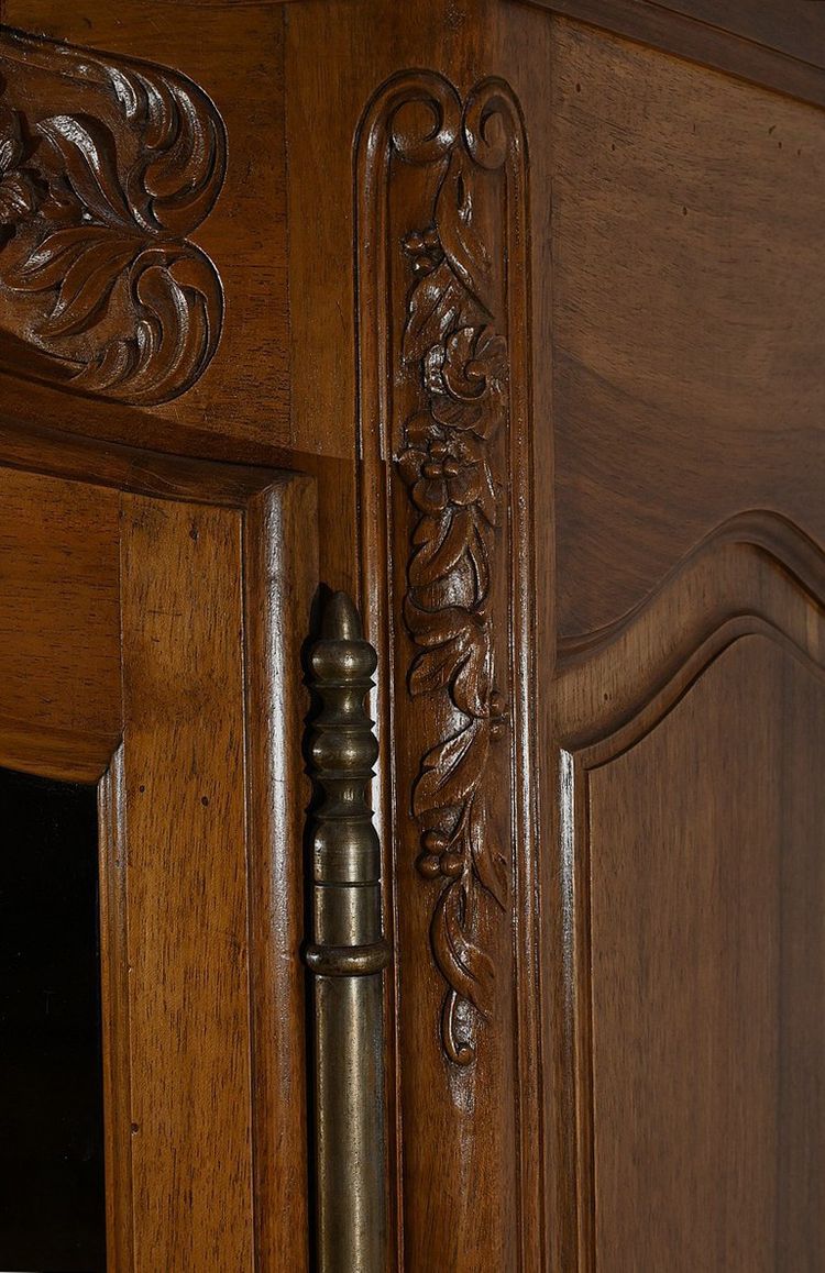 Walnut display bookcase, Louis XV style - Late 19th century