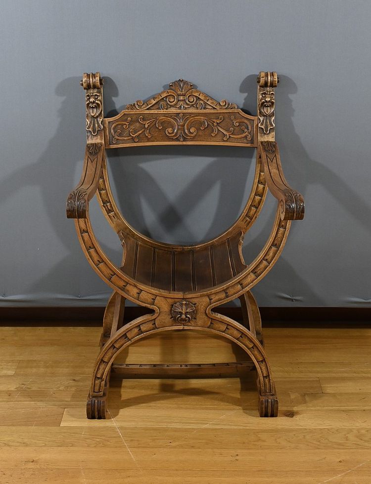 Dagobert armchair in Walnut, Medieval style - Late 19th century