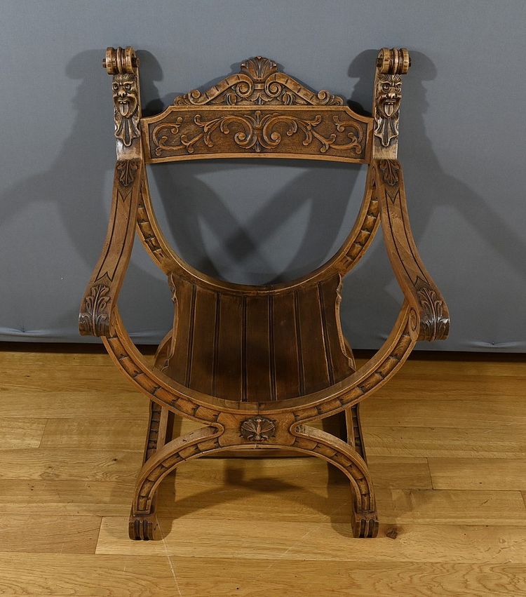 Dagobert armchair in Walnut, Medieval style - Late 19th century