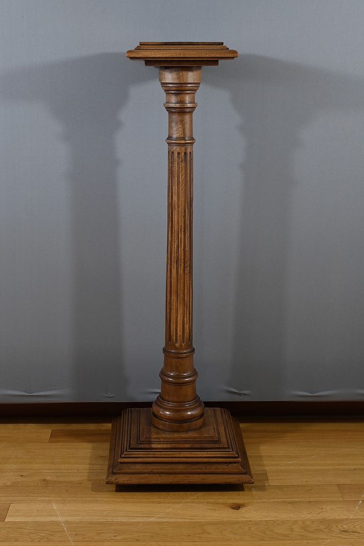 Walnut column, Louis XVI style - 1920