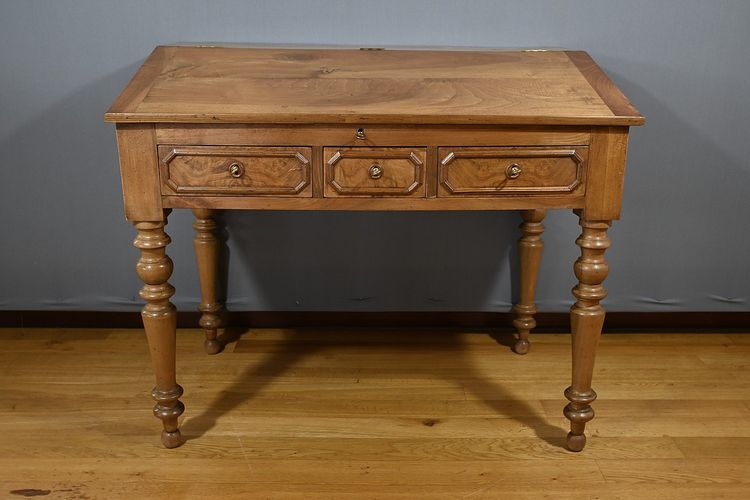 Solid Walnut Sloping Desk, Louis-Philippe Style – Part 2 of the 19th Century