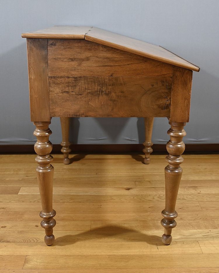 Solid Walnut Sloping Desk, Louis-Philippe Style – Part 2 of the 19th Century