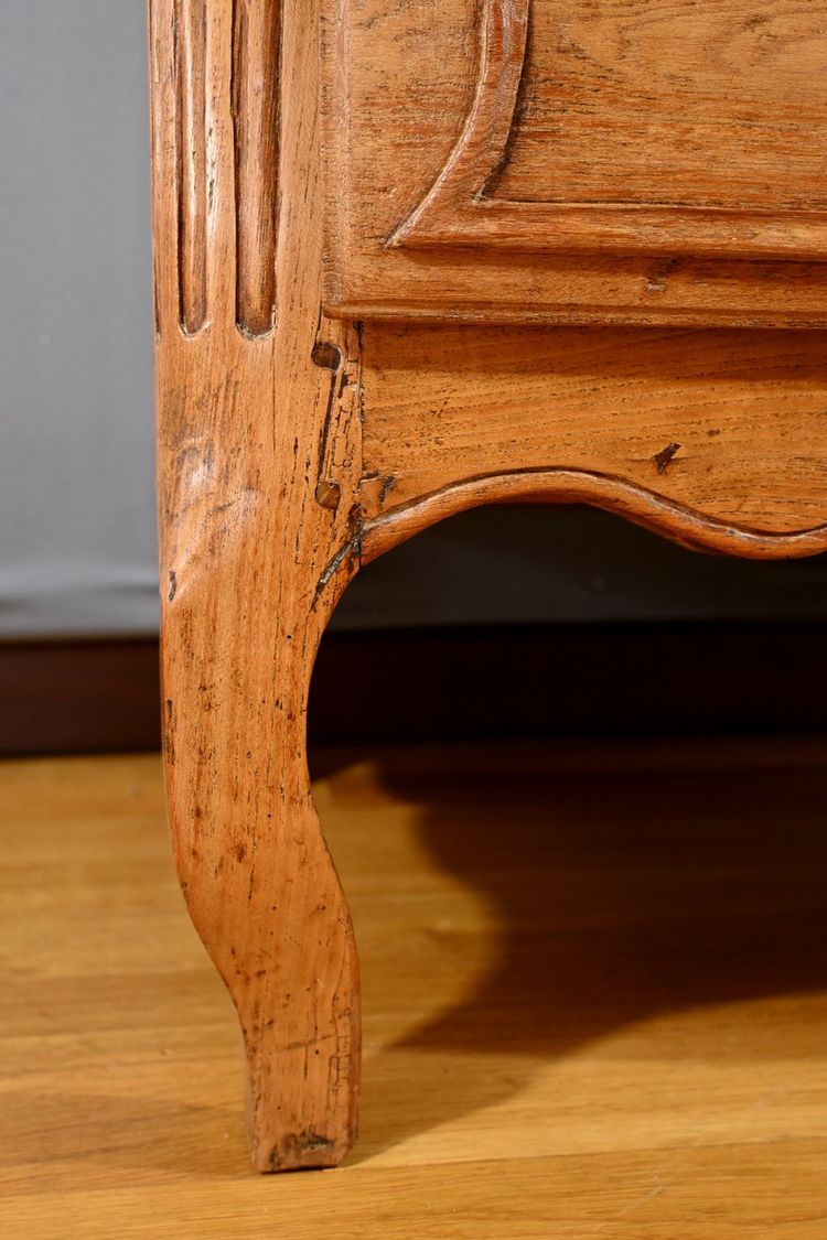 Small Ash Chest of Drawers, Louis XIV/Louis XV Transition – Late 18th Century