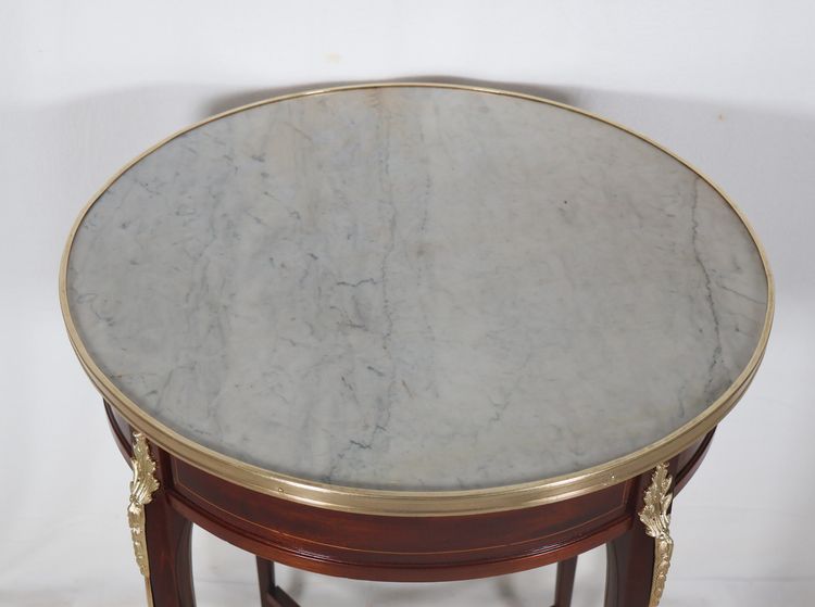 Transition style pedestal table from the late 19th century