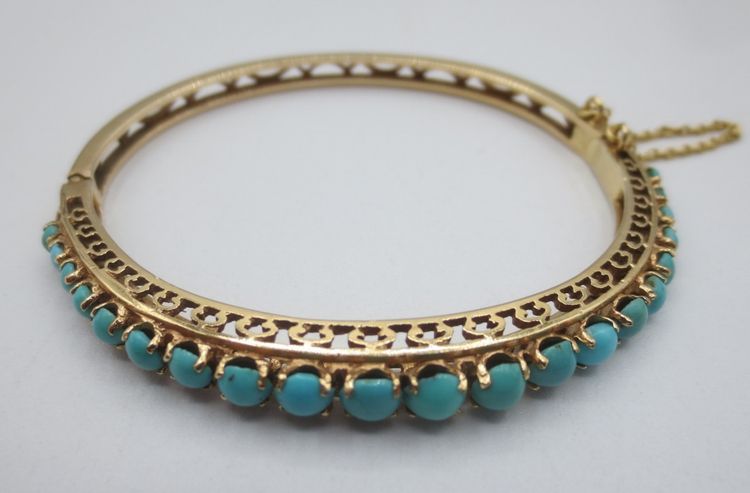 Gold bangle bracelet. 19th century.