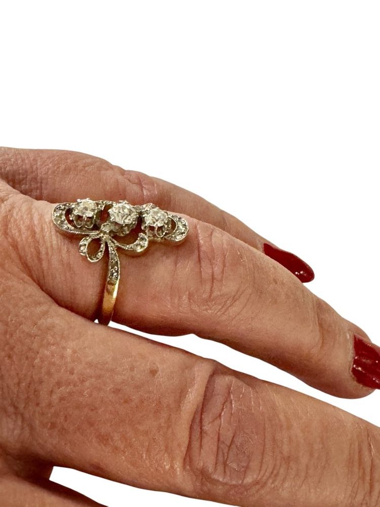 "Belle Epoque" Ring in Gold and Diamonds