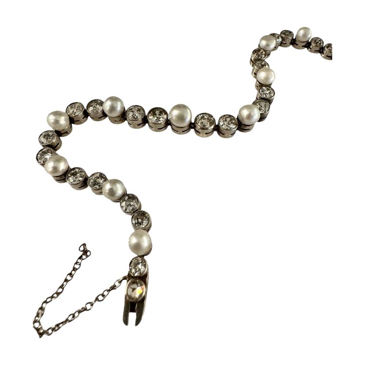 Art Nouveau Line Bracelet in Diamonds and Fine Pearls