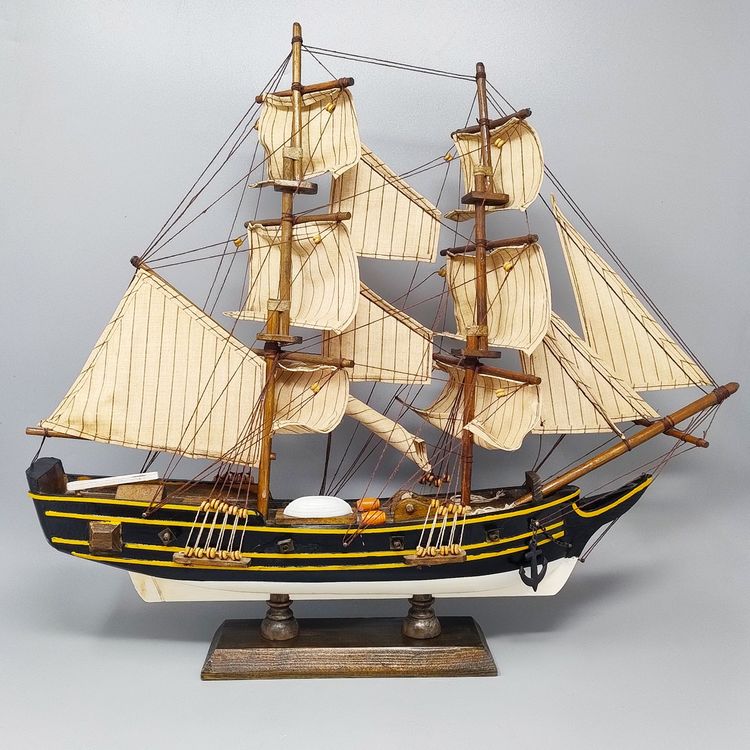 1970s Astonishing Swift 1778 Model Ship. Handmade. Made in England