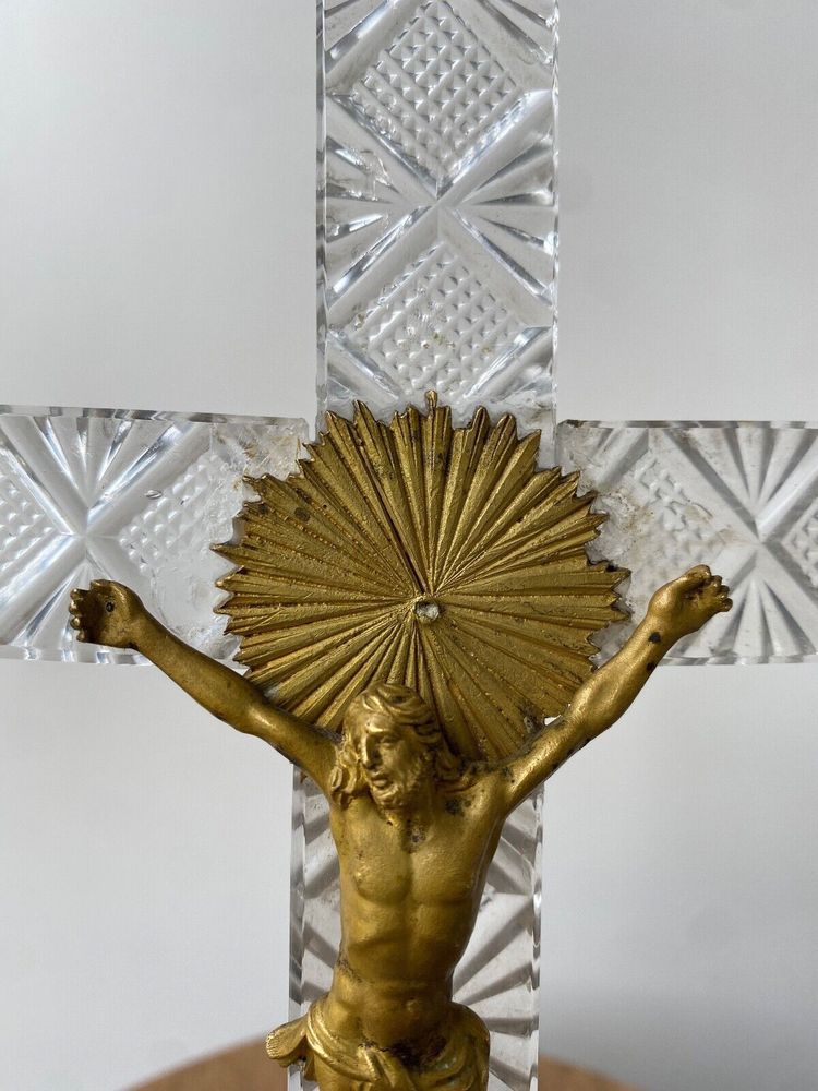 Crucifix in cut crystal and gilded bronze, Charles X period, early 19th century