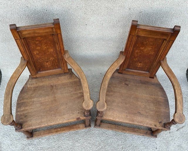 Pair of Caquetoires armchairs