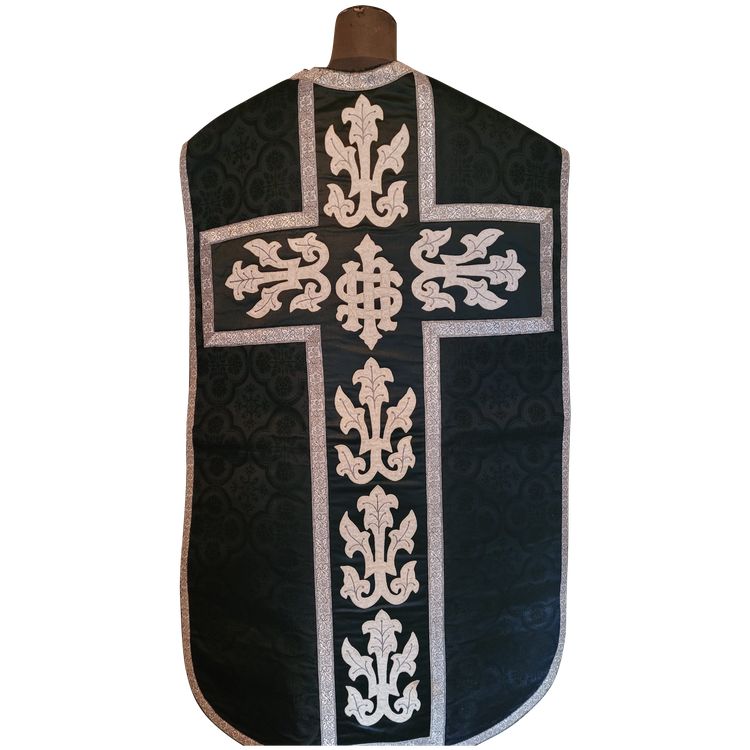 Priest's chasuble in damask, early 20th century