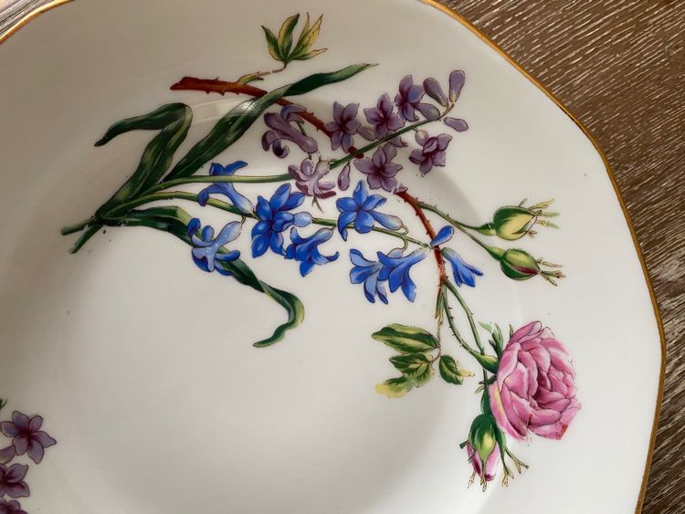 Porcelain dinner service by Louis Lourioux in Foecy