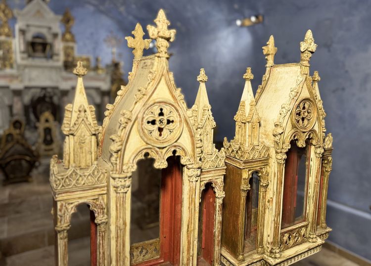 Important Pair of Neo-Gothic Reliquaries – 19th Century