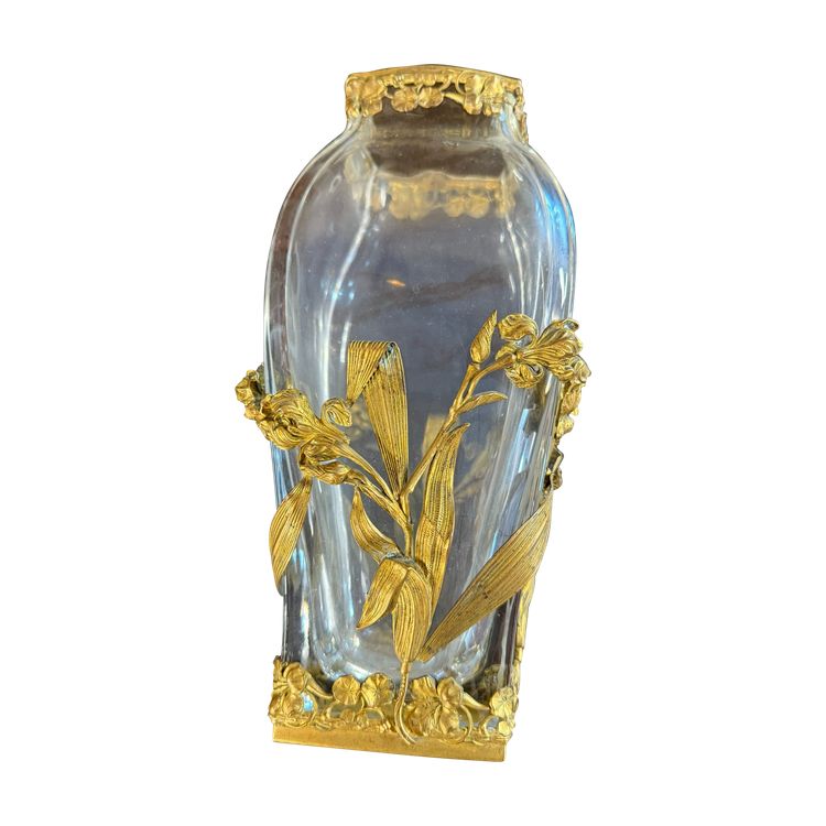 ART NOUVEAU CRYSTAL VASE ATTRIBUTED TO BACCARAT