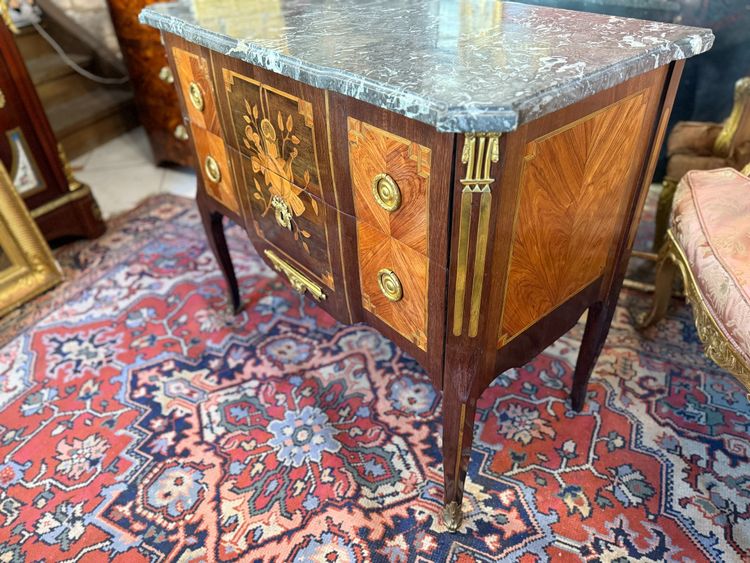 COMMODE KNOWN AS A LOUIS XV TRANSITION SAUTÉER 18TH CENTURY