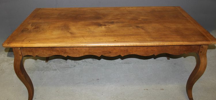 Louis XV Style Table in Walnut, Late 19th Century