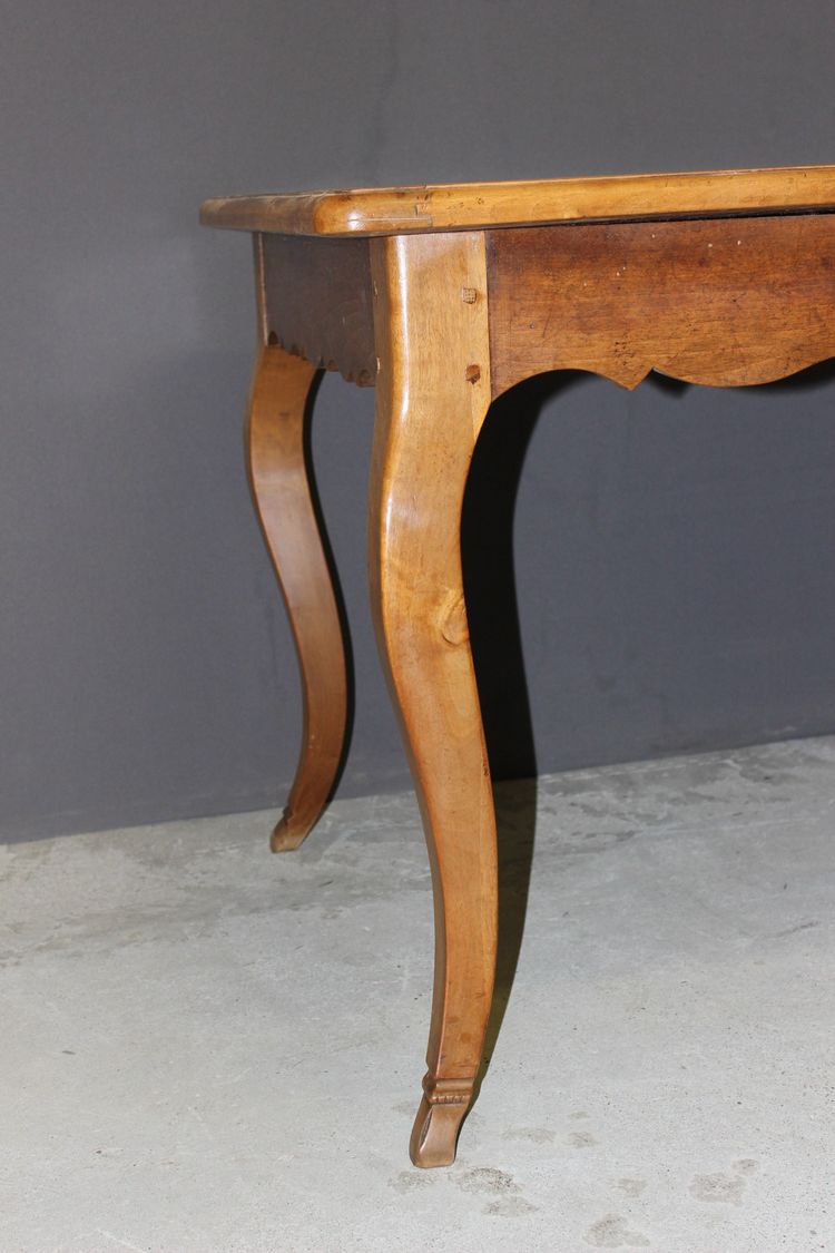 Louis XV Style Table in Walnut, Late 19th Century