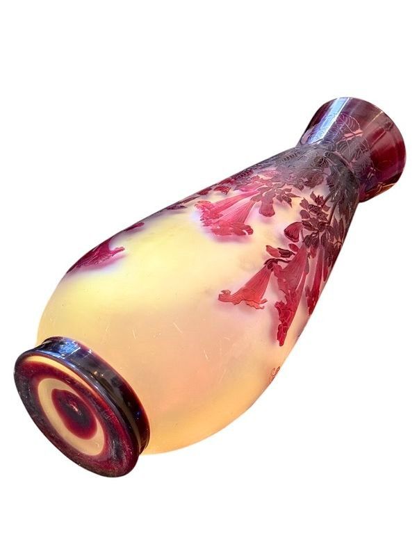 Emile Gallé Important Art nouveau "Bignones Rouges" vase