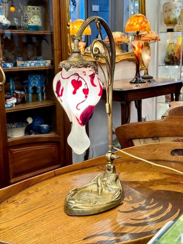 Muller Frères Lunéville Art Nouveau "Heart of Mary" lamp