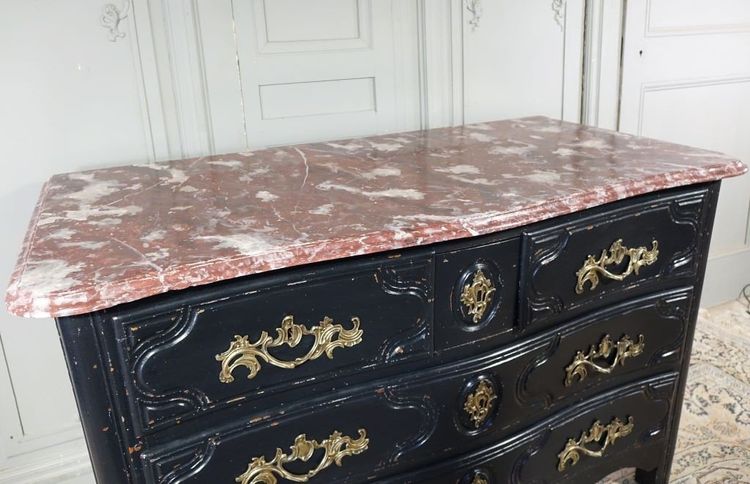 Regency period chest of drawers. Faux marble top.