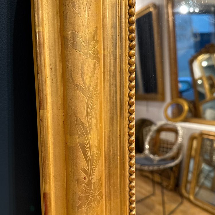 Louis Philippe mirror with pediment Ref. 597/ 102x155