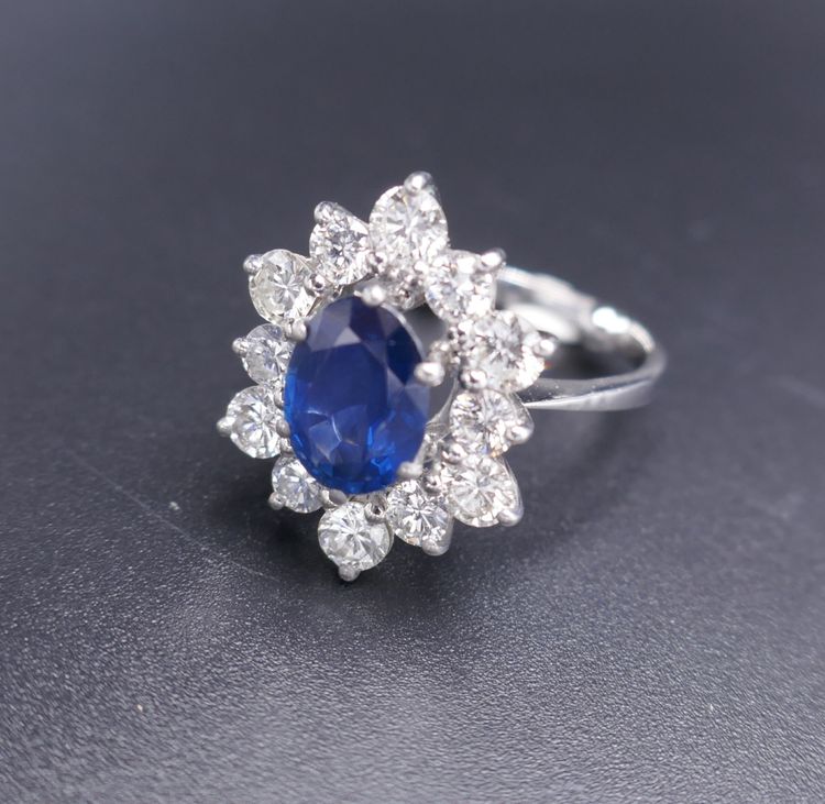 Ring Sapphire 2.92 carats and Diamonds 1.80 carats, 18-carat white gold.