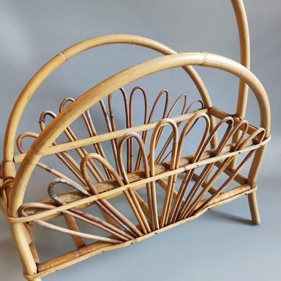 1960 Magnificent magazine rack by Franco Albini. Made in Italy