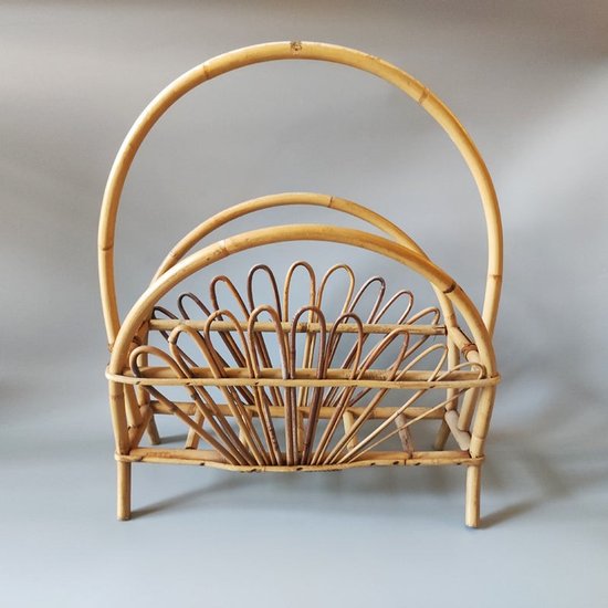 1960 Magnificent magazine rack by Franco Albini. Made in Italy