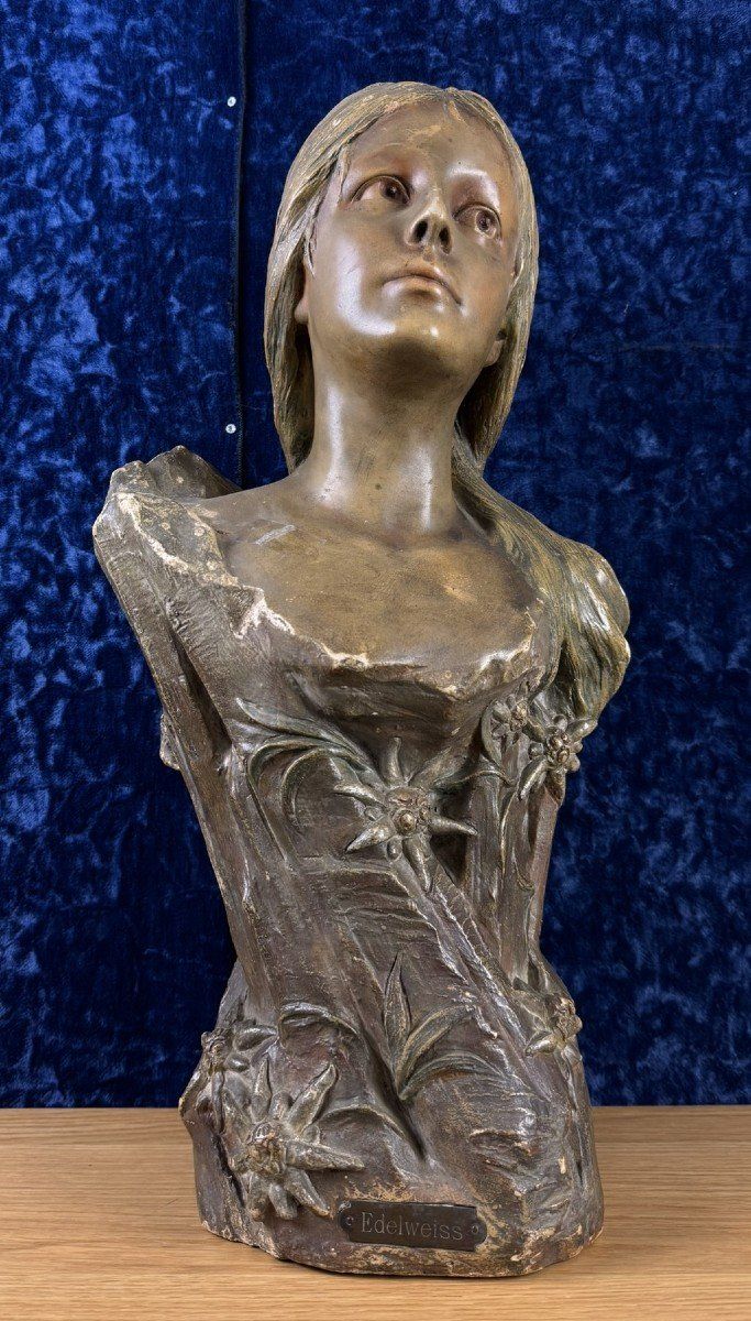 d'Après Villanis : Terracotta bust Art Nouveau period circa 1900 / H52cm