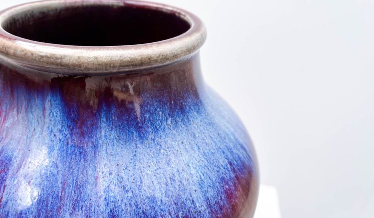 Blue and oxblood flamed vase - Frédéric Kiefer