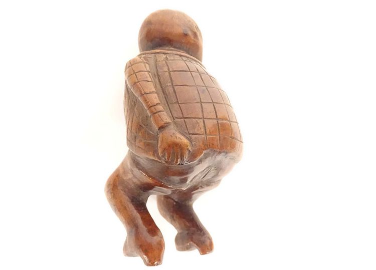 Snuffbox Boxwood Carved Crouching Figure Father Colic Folk Art