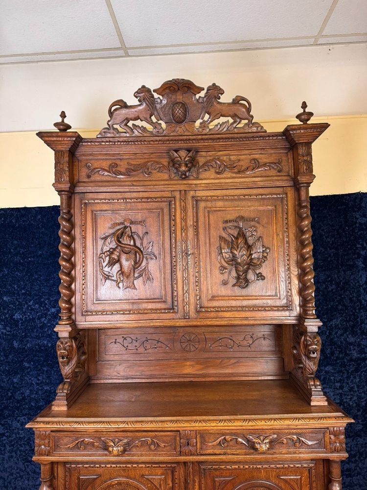 Credenza da caccia in rovere massiccio in stile rinascimentale del 1850 circa