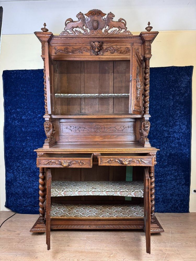 Credenza da caccia in rovere massiccio in stile rinascimentale del 1850 circa