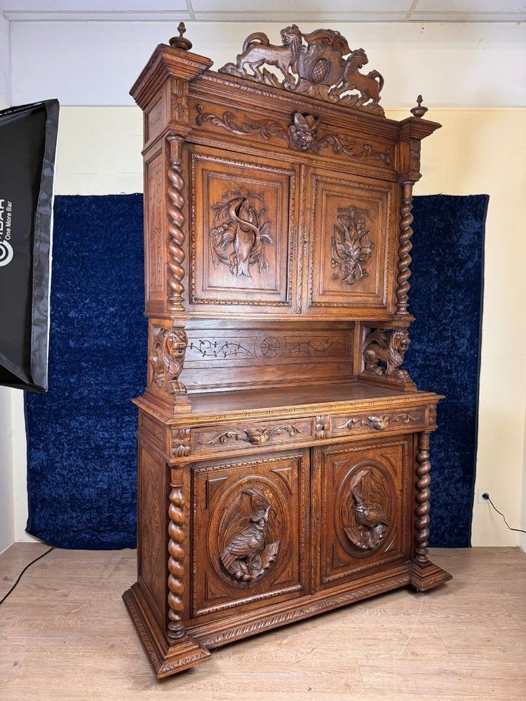 Credenza da caccia in rovere massiccio in stile rinascimentale del 1850 circa