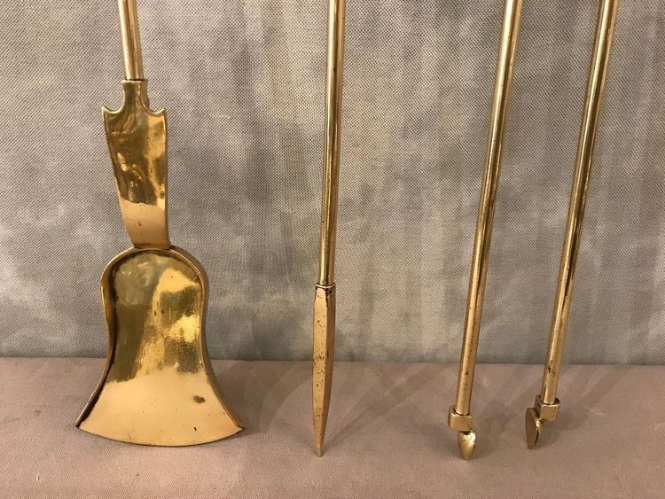 Ensemble de trois pièces d'accessoires de cheminée en bronze et laiton d'époque 19 ème 