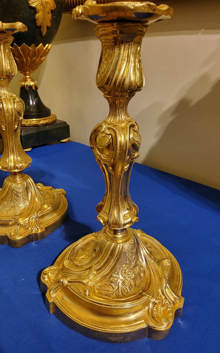 Pair of Rocaille Louis XV gilded chased bronze candlesticks 19th century