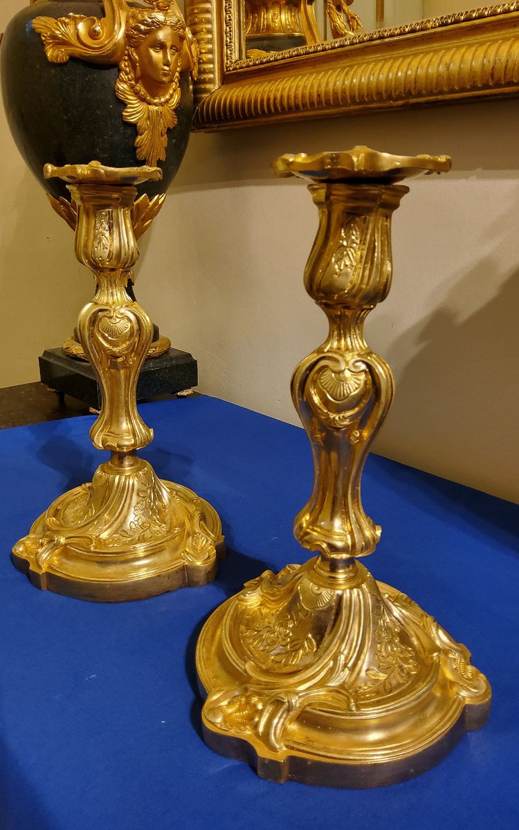 Pair of Rocaille Louis XV gilded chased bronze candlesticks 19th century