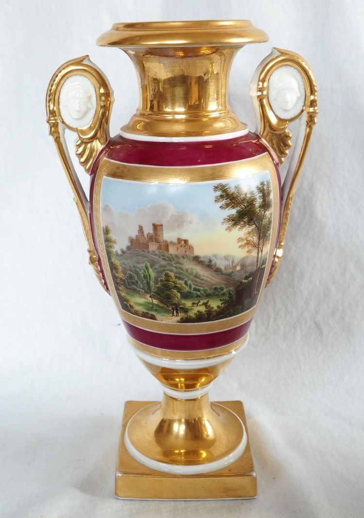 Pair of gilded and polychrome porcelain vases from Paris, Restoration period - 32,5cm