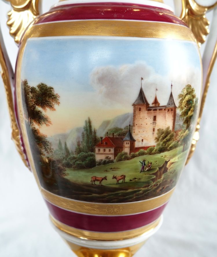 Pair of gilded and polychrome porcelain vases from Paris, Restoration period - 32,5cm