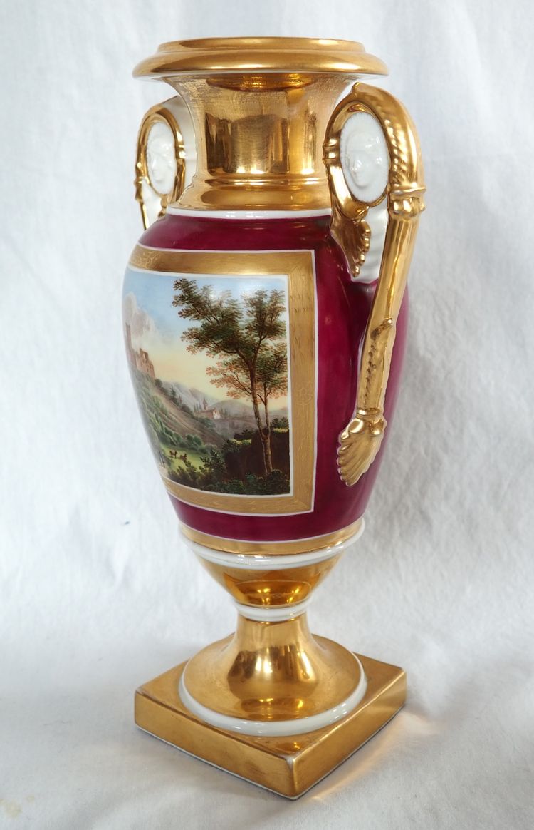 Pair of gilded and polychrome porcelain vases from Paris, Restoration period - 32,5cm