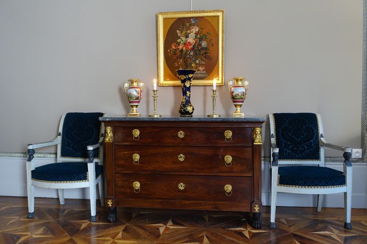 Pair of gilded and polychrome porcelain vases from Paris, Restoration period - 32,5cm