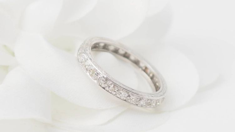 American wedding band in platinum and diamonds 0.80ct